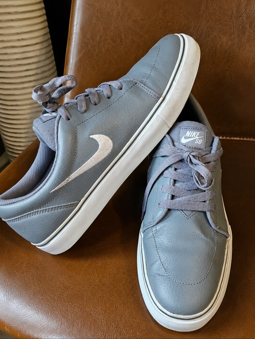 Nike SB Satire Men’s Size 11 Gray Leather Sneakers